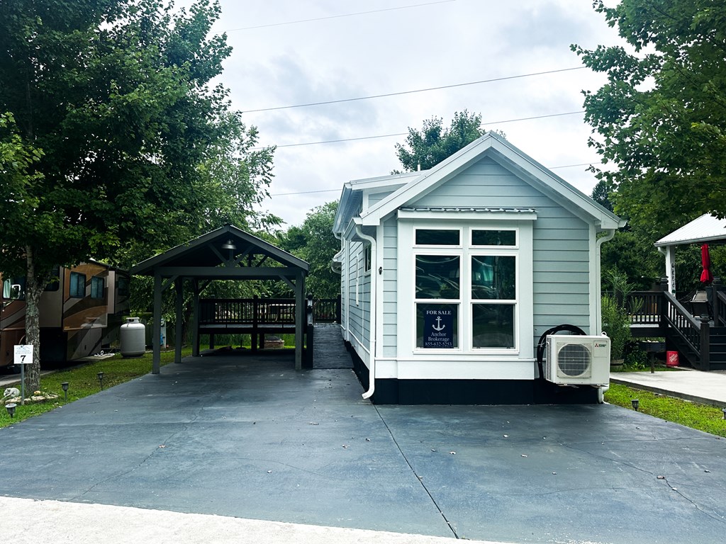 8 Mountain Meadows Drive