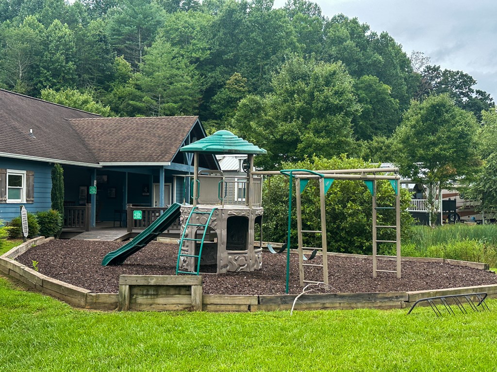 8 Mountain Meadows Drive