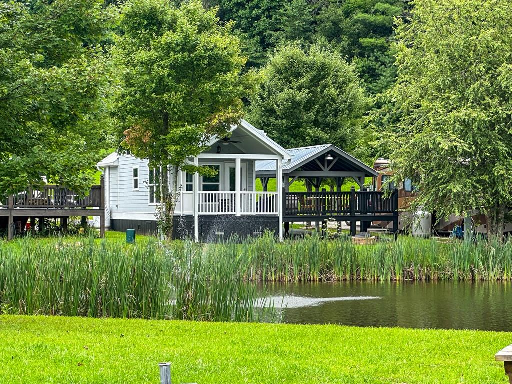 8 Mountain Meadows Drive