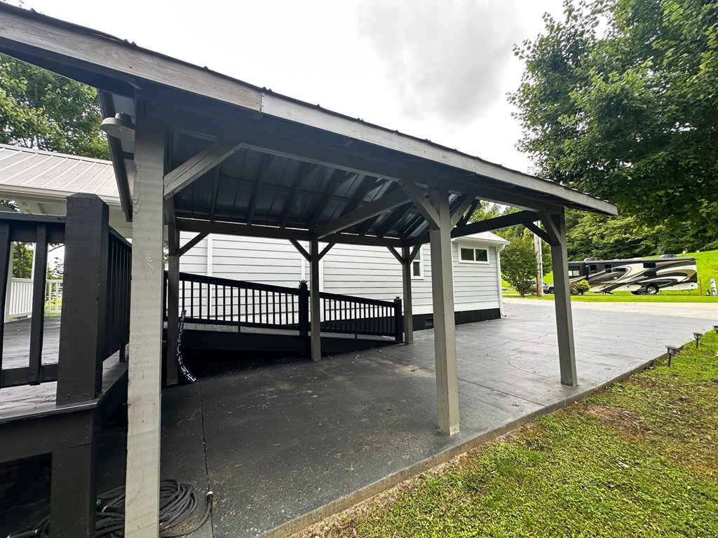 8 Mountain Meadows Drive