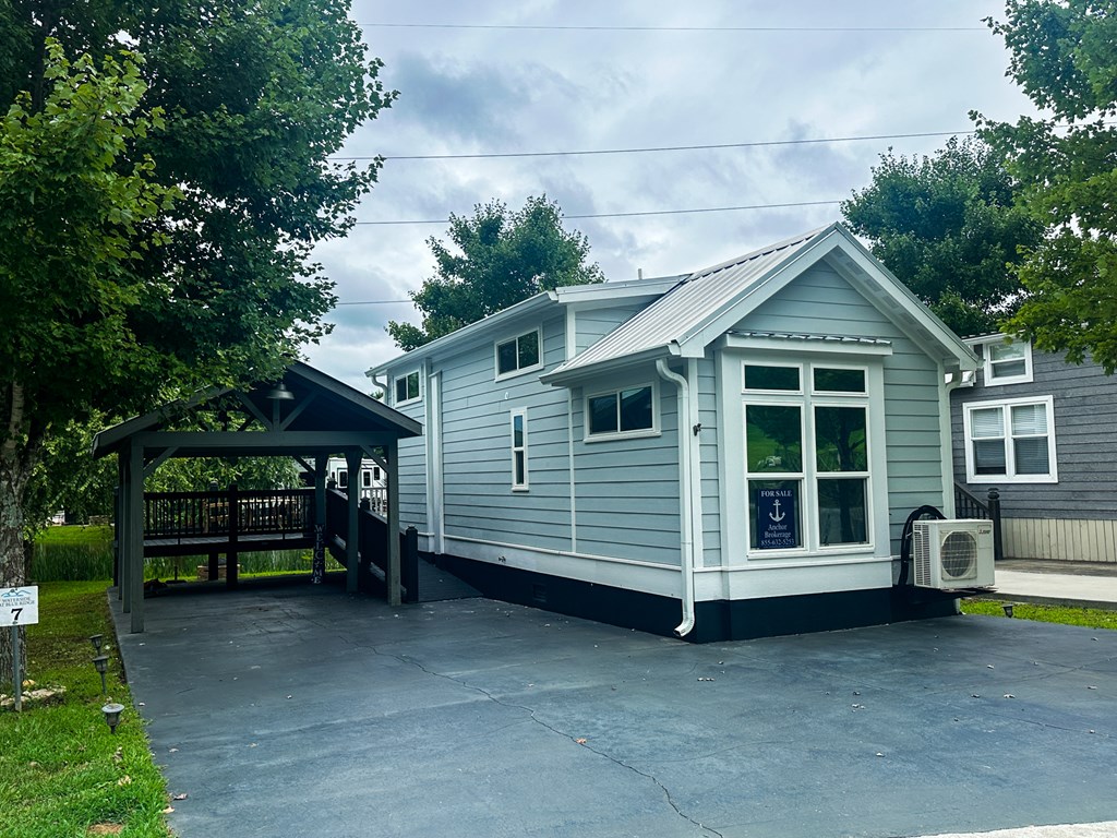 8 Mountain Meadows Drive