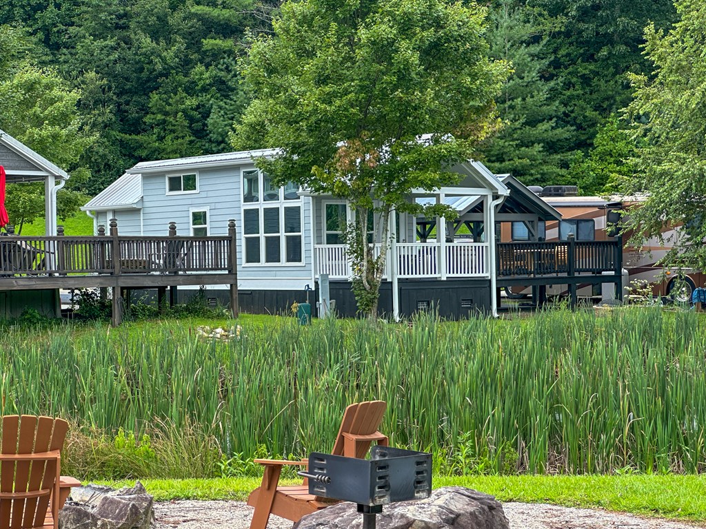 8 Mountain Meadows Drive