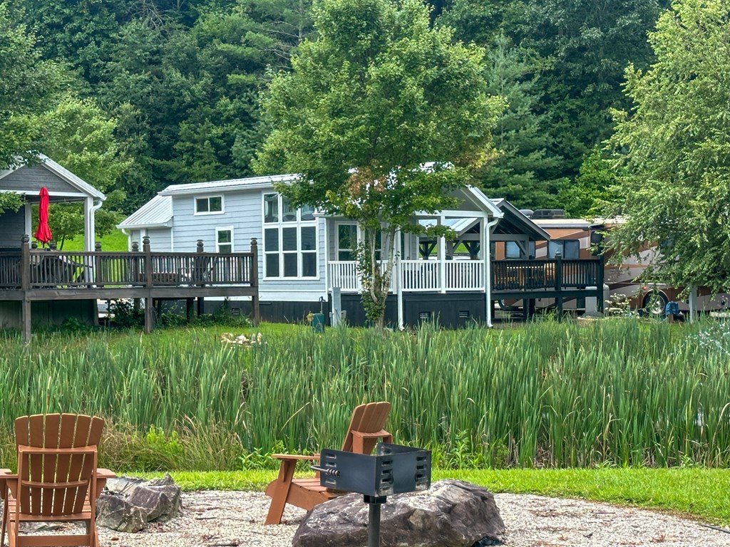 8 Mountain Meadows Drive