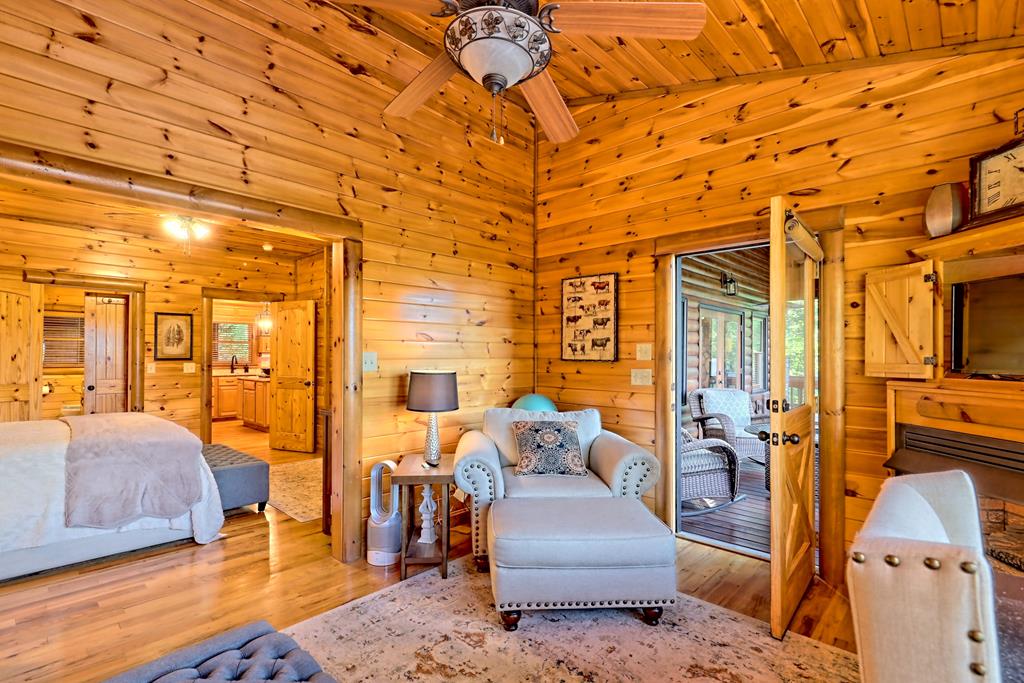 13 Spring Ridge Trail