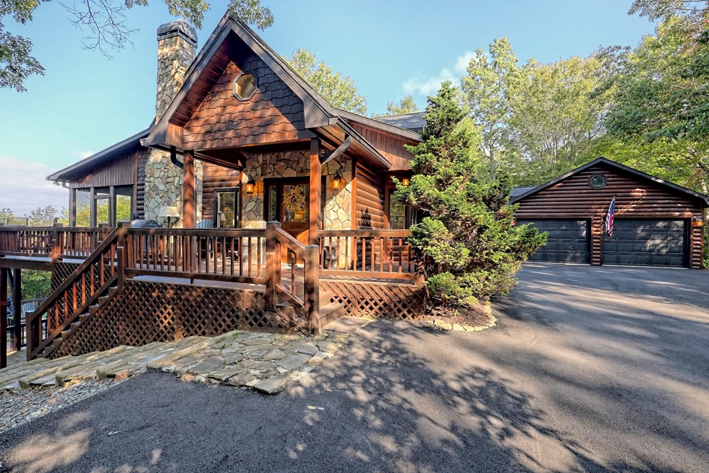 13 Spring Ridge Trail