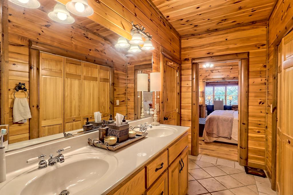 13 Spring Ridge Trail