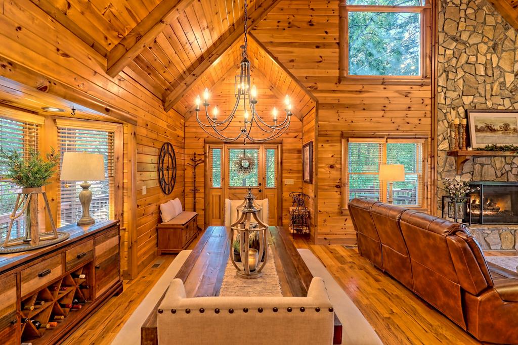 13 Spring Ridge Trail