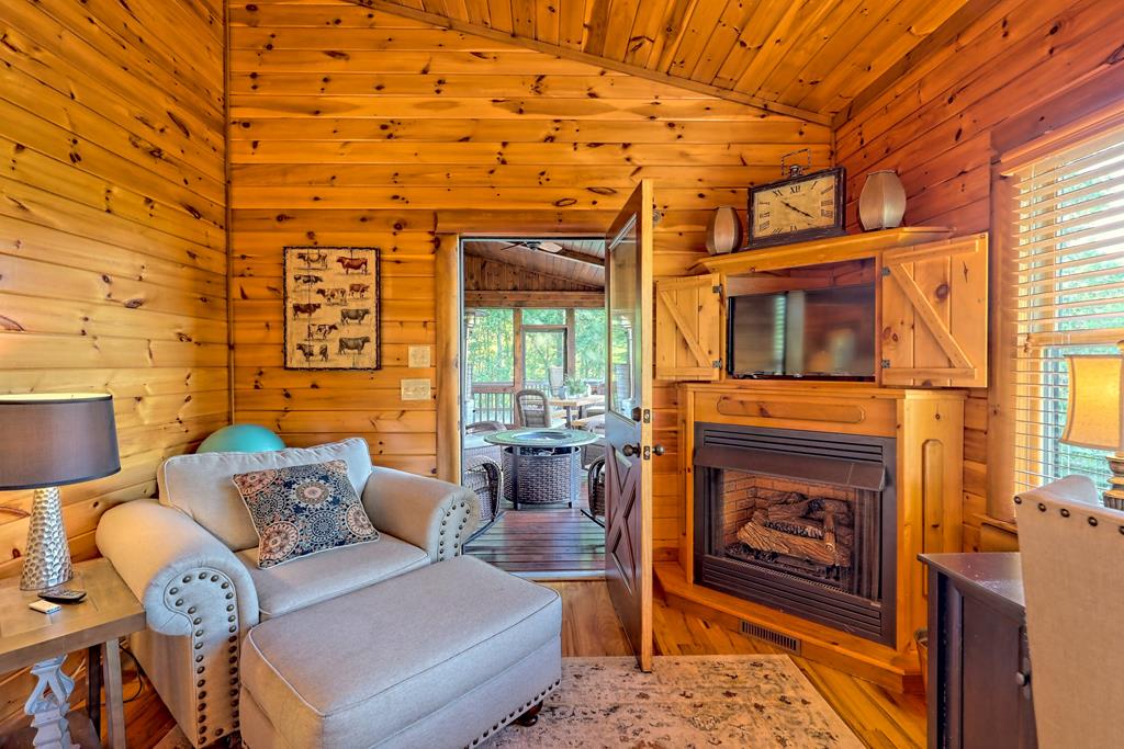 13 Spring Ridge Trail