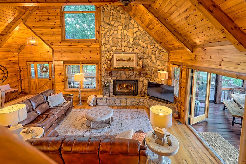 13 Spring Ridge Trail