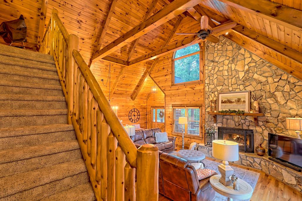 13 Spring Ridge Trail