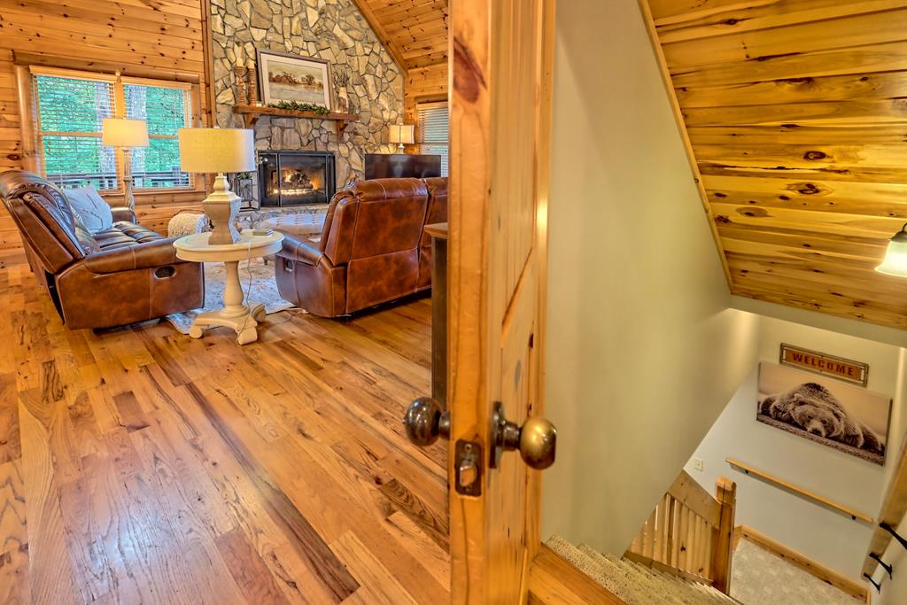 13 Spring Ridge Trail