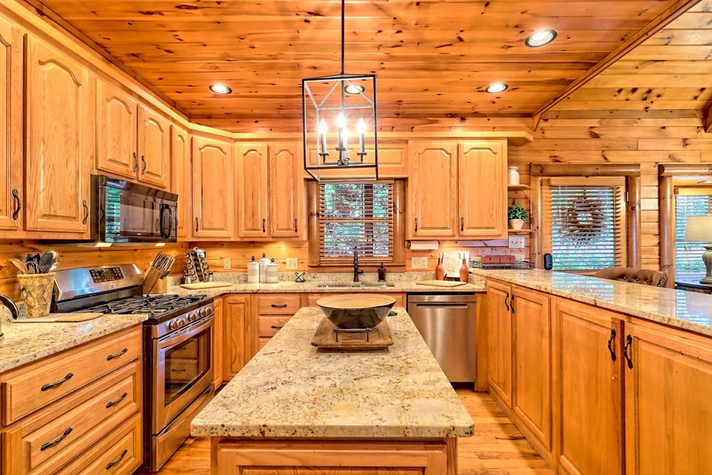 13 Spring Ridge Trail