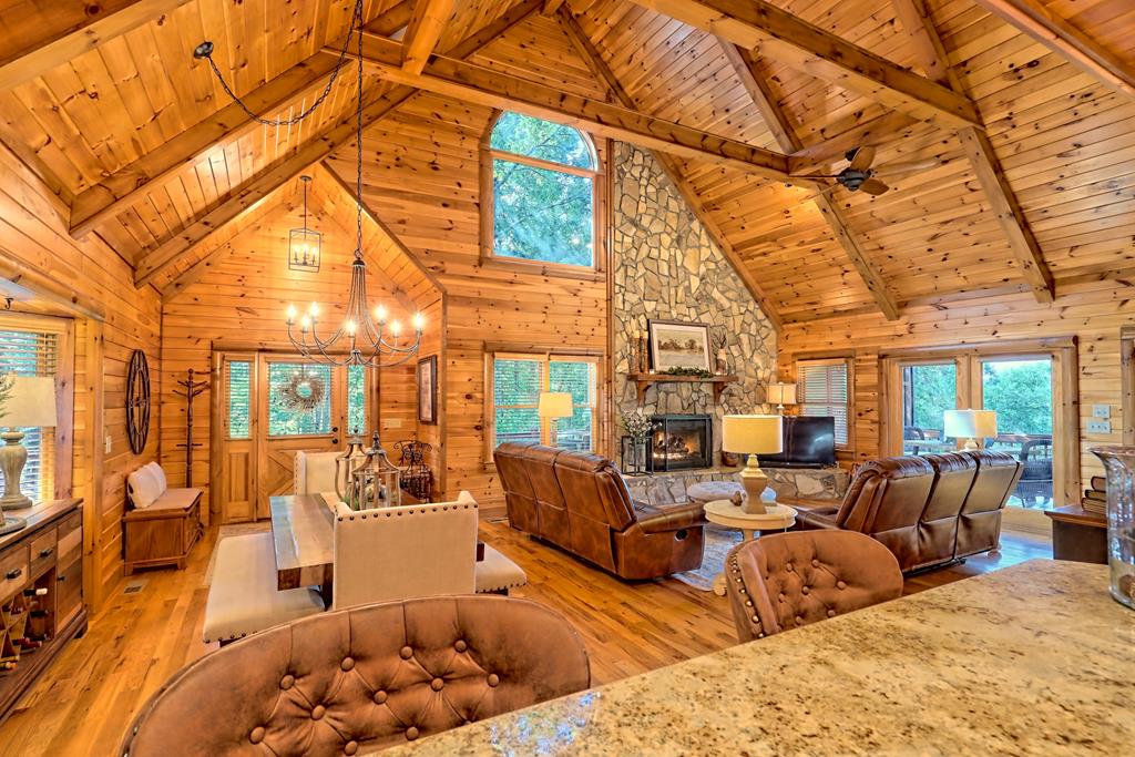 13 Spring Ridge Trail