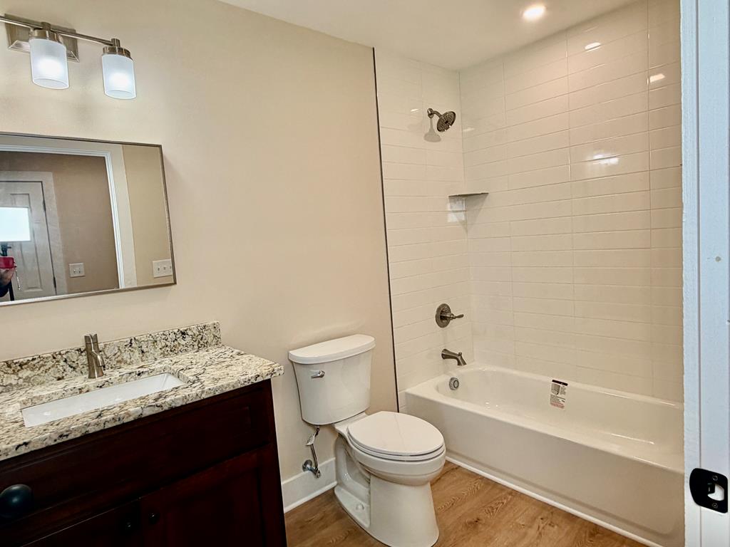 51 Lakeview Circle