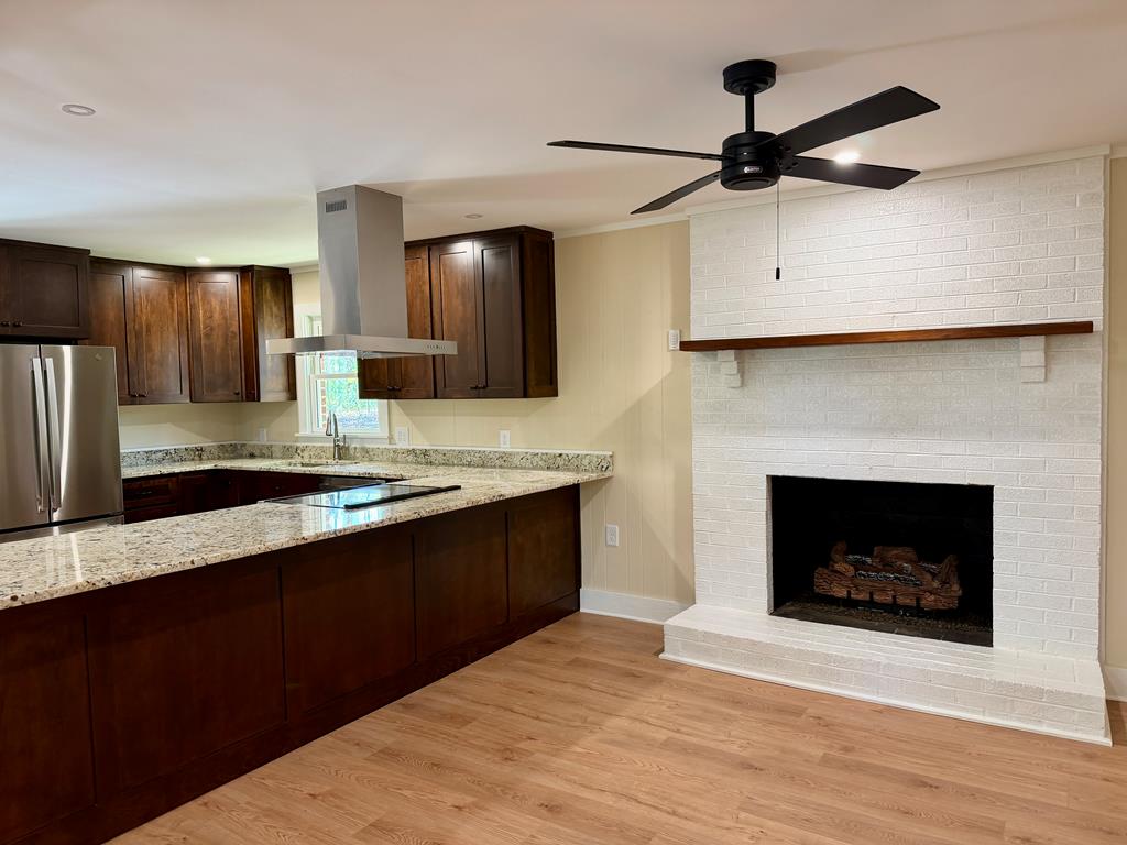 51 Lakeview Circle