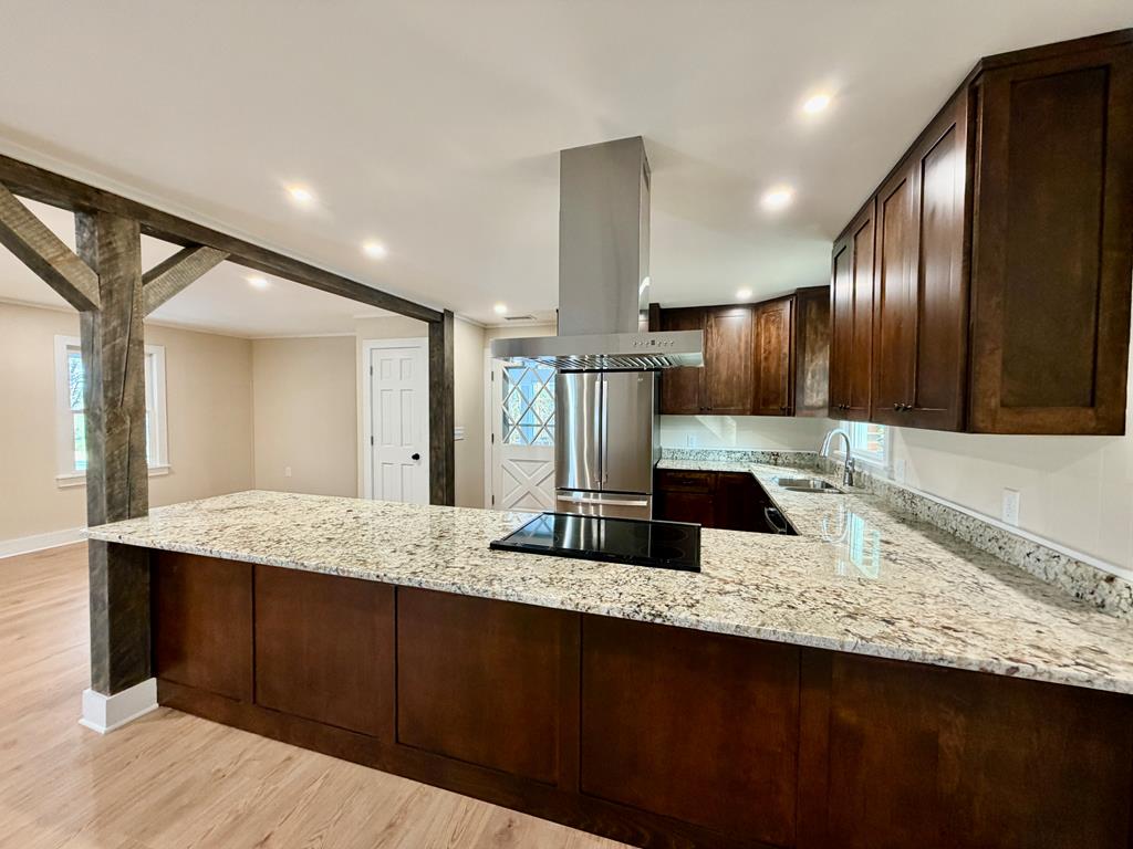 51 Lakeview Circle