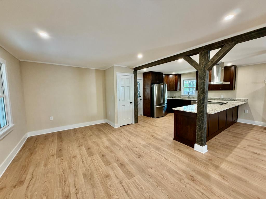 51 Lakeview Circle