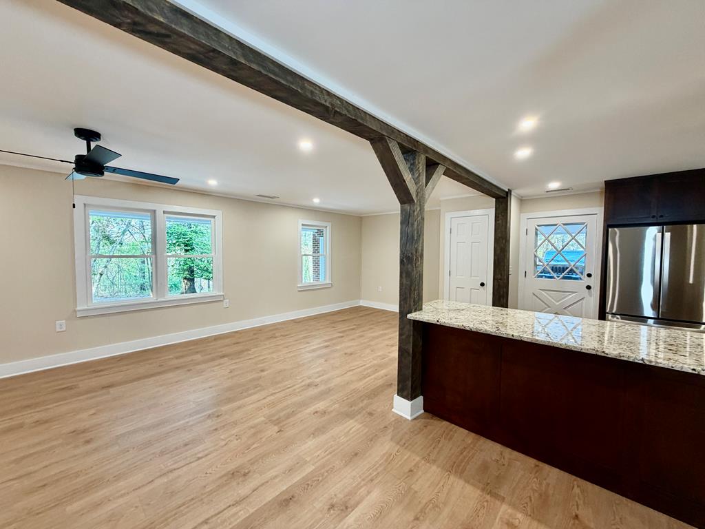 51 Lakeview Circle