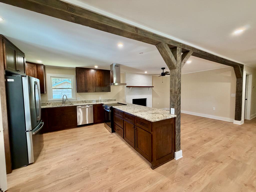 51 Lakeview Circle