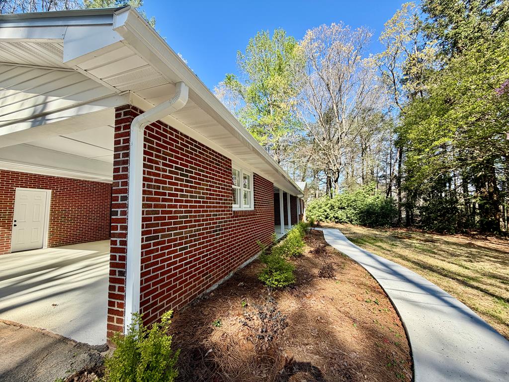 51 Lakeview Circle