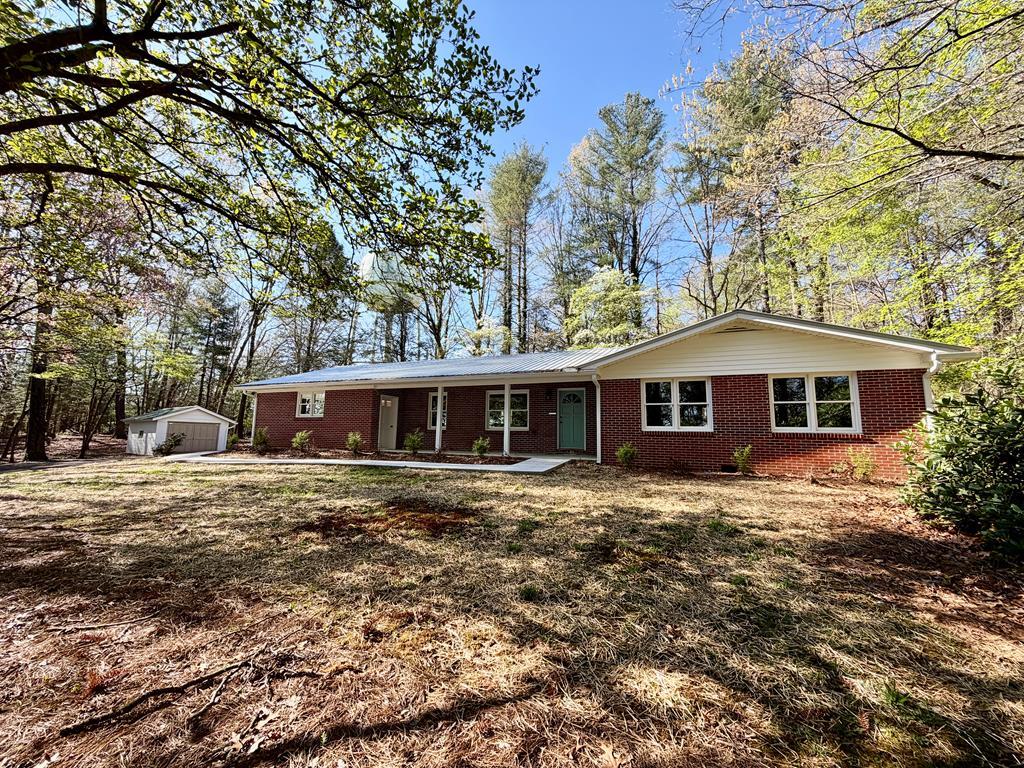 51 Lakeview Circle