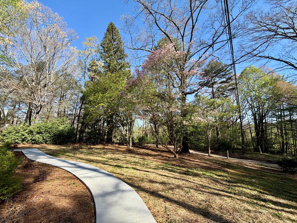 51 Lakeview Circle