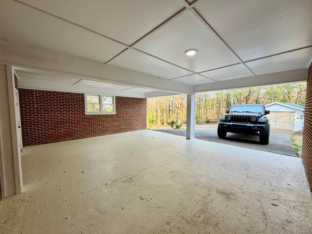 51 Lakeview Circle