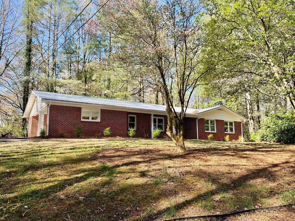 51 Lakeview Circle