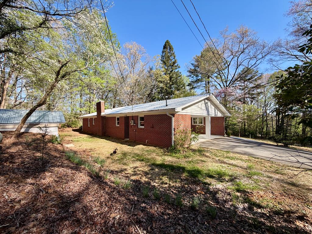 51 Lakeview Circle