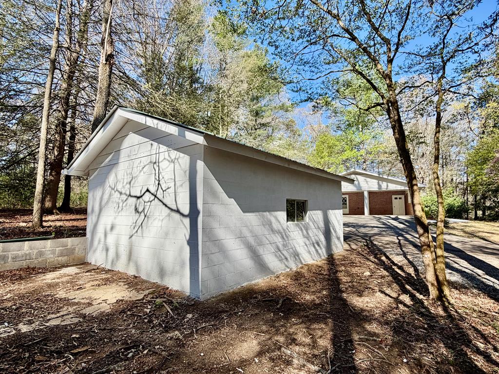 51 Lakeview Circle