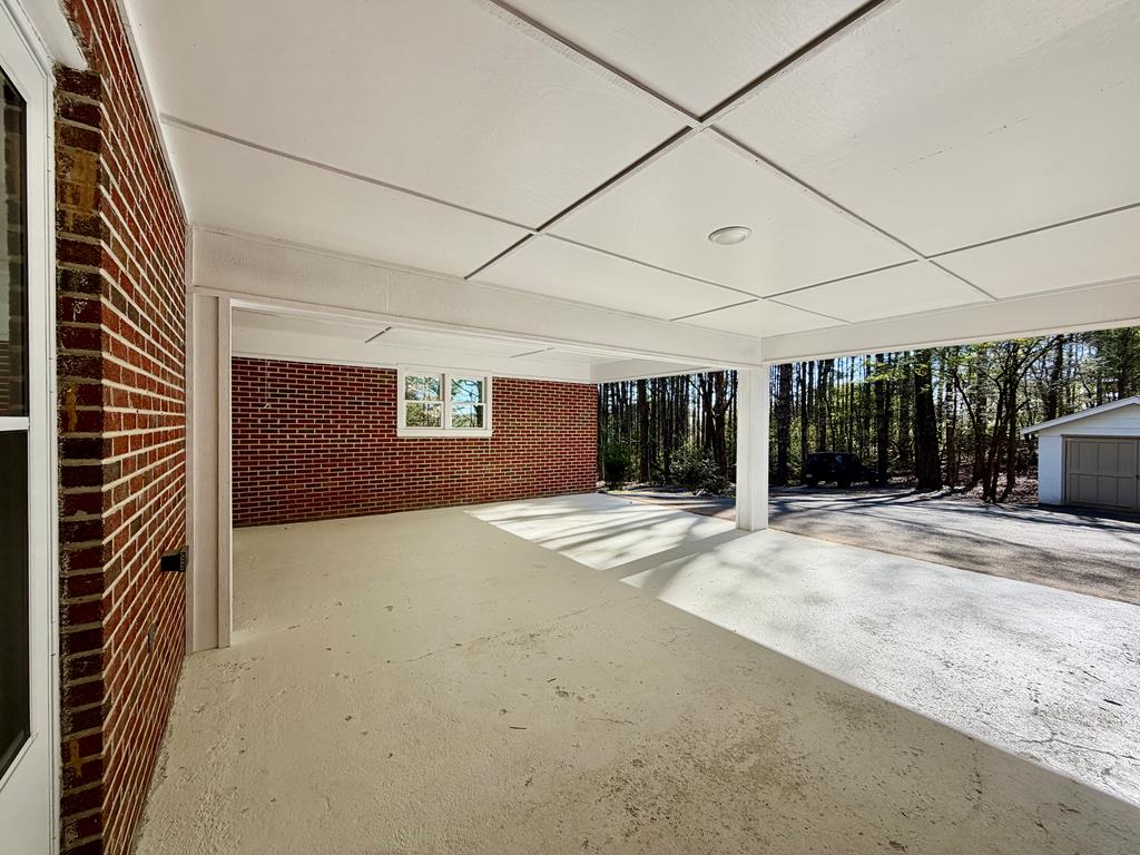 51 Lakeview Circle