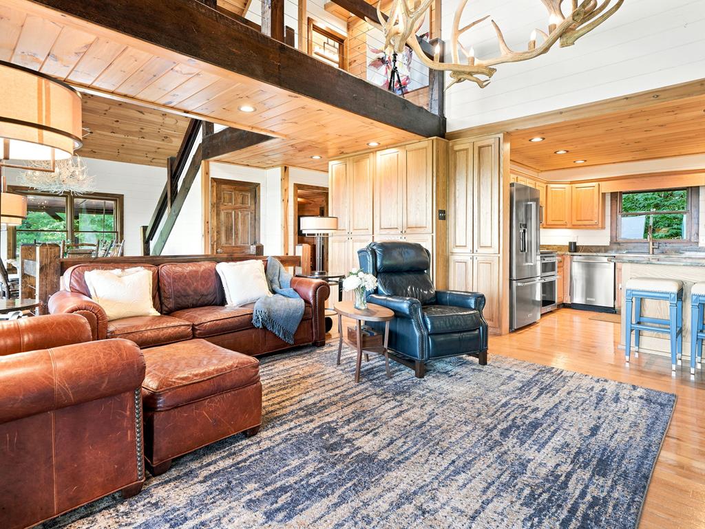 135 N Bandit Lane