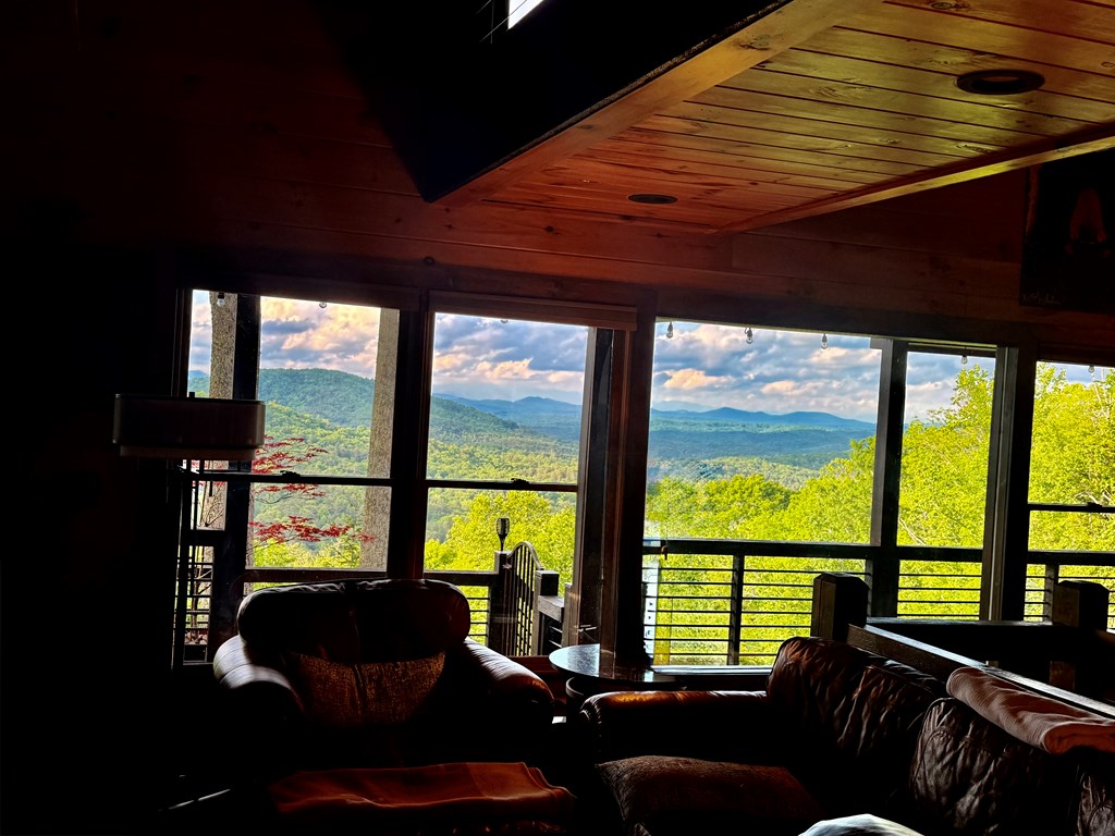135 N Bandit Lane