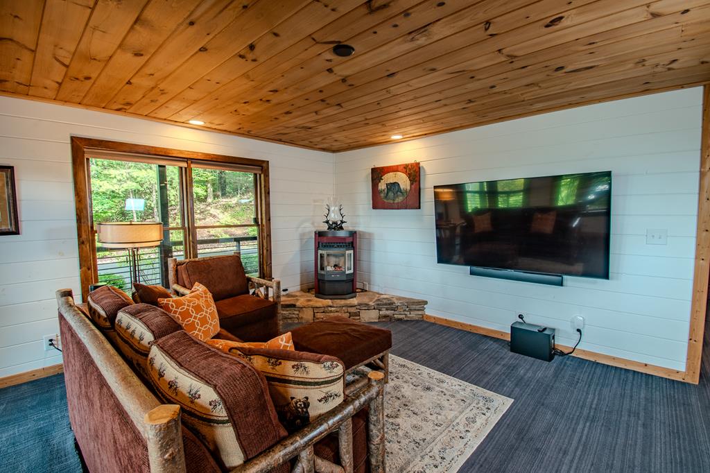 135 N Bandit Lane