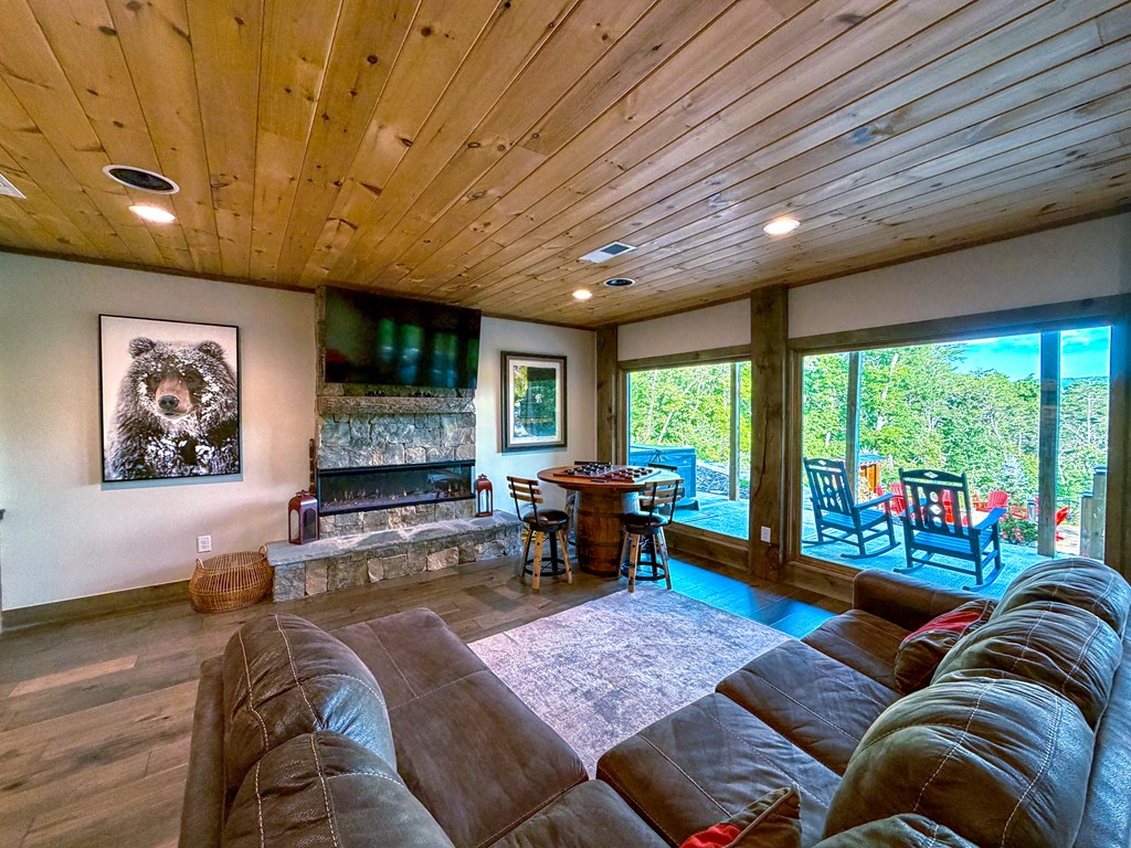 540 Weaver Creek Overlook