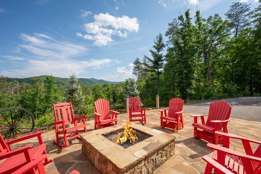540 Weaver Creek Overlook
