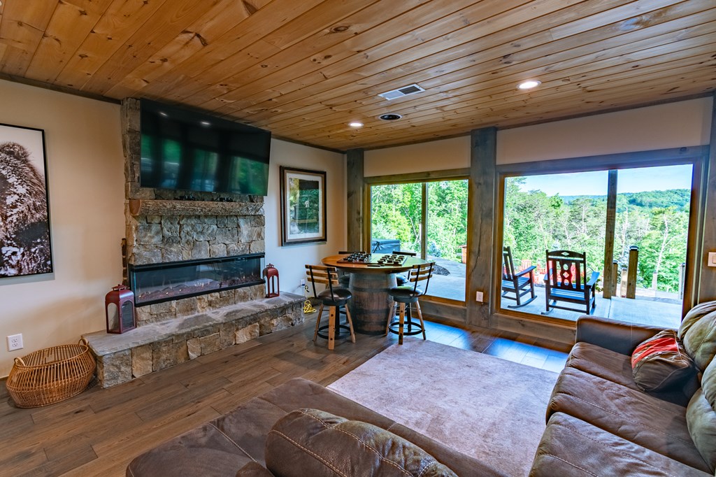 540 Weaver Creek Overlook