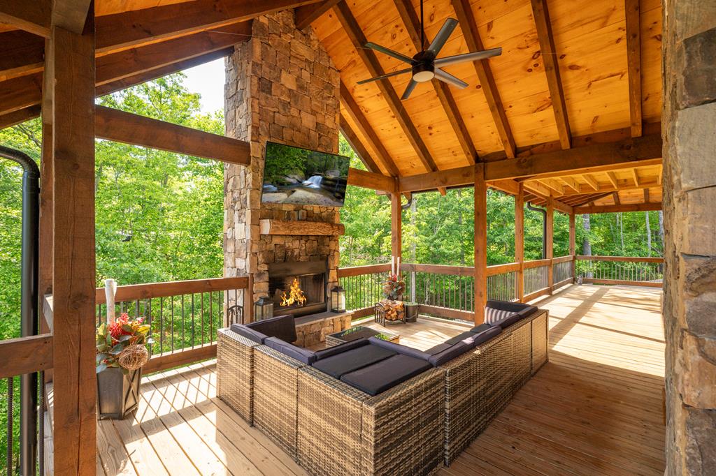 540 Weaver Creek Overlook