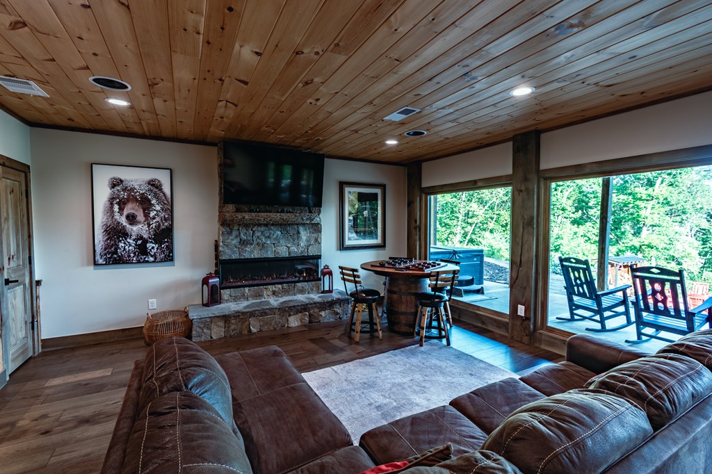 540 Weaver Creek Overlook
