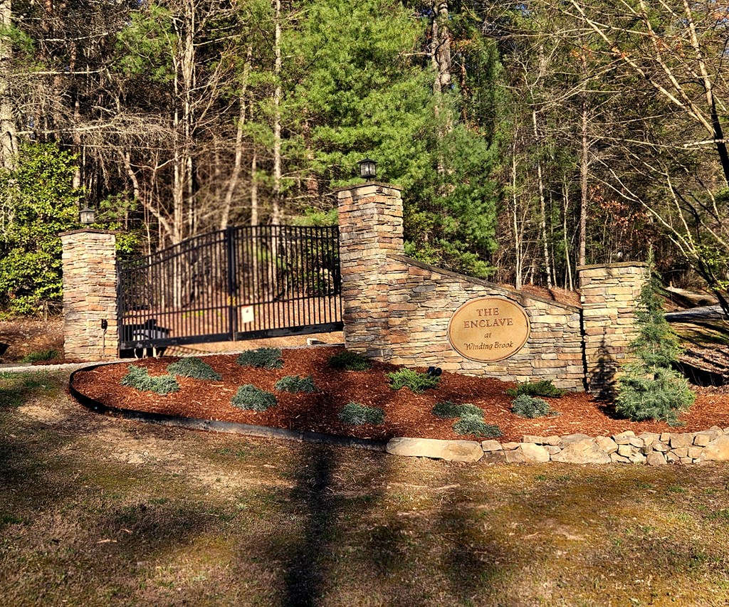 211 Winding Brook Trail