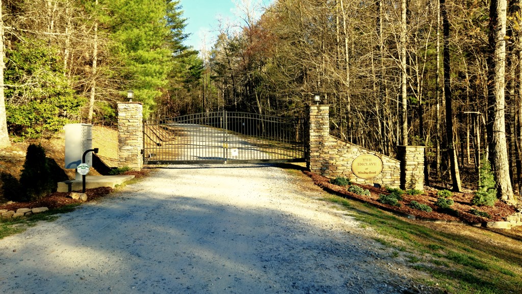 211 Winding Brook Trail