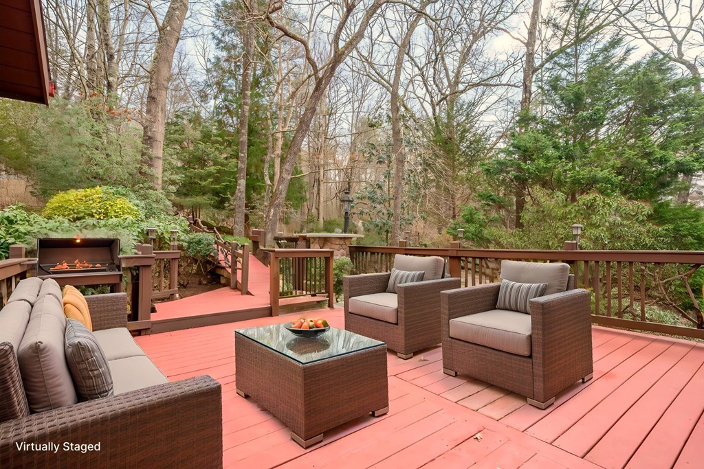 246 Adams Circle