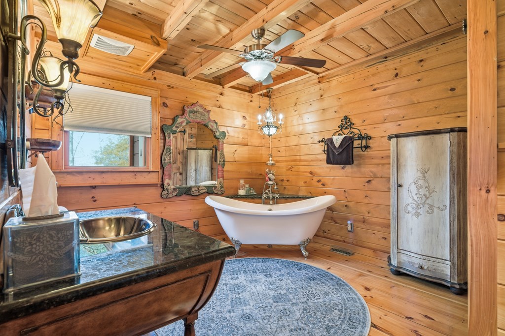 246 Adams Circle
