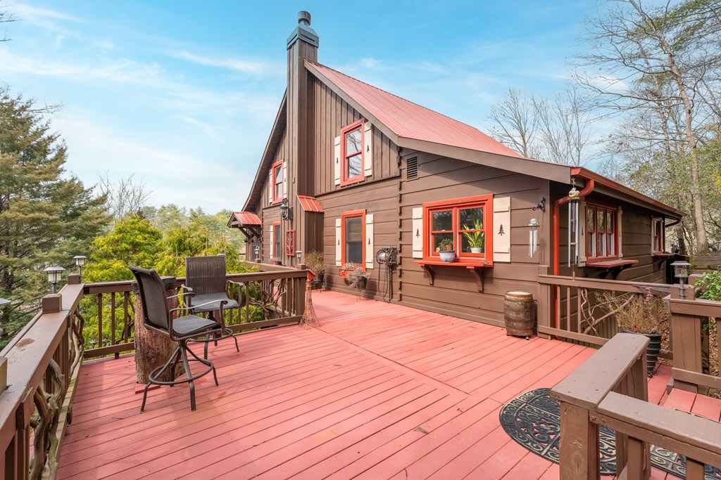 246 Adams Circle