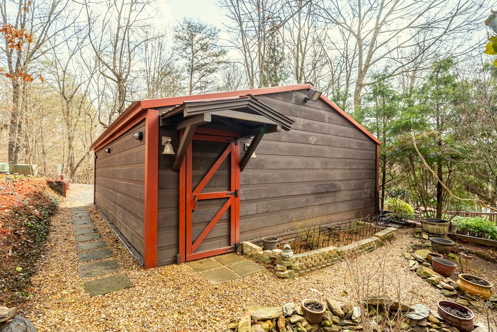 246 Adams Circle
