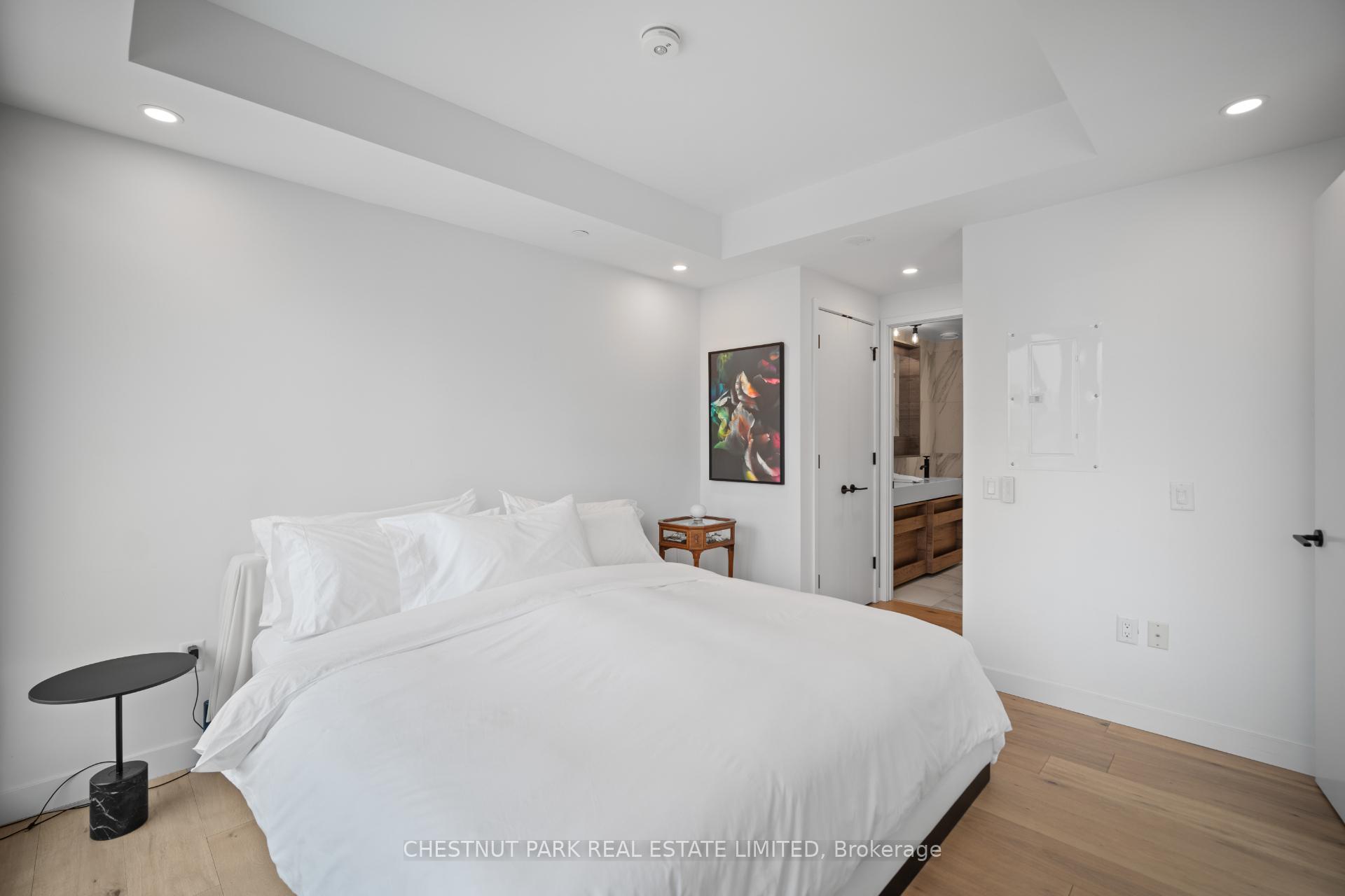 505 Richmond Street W 1216