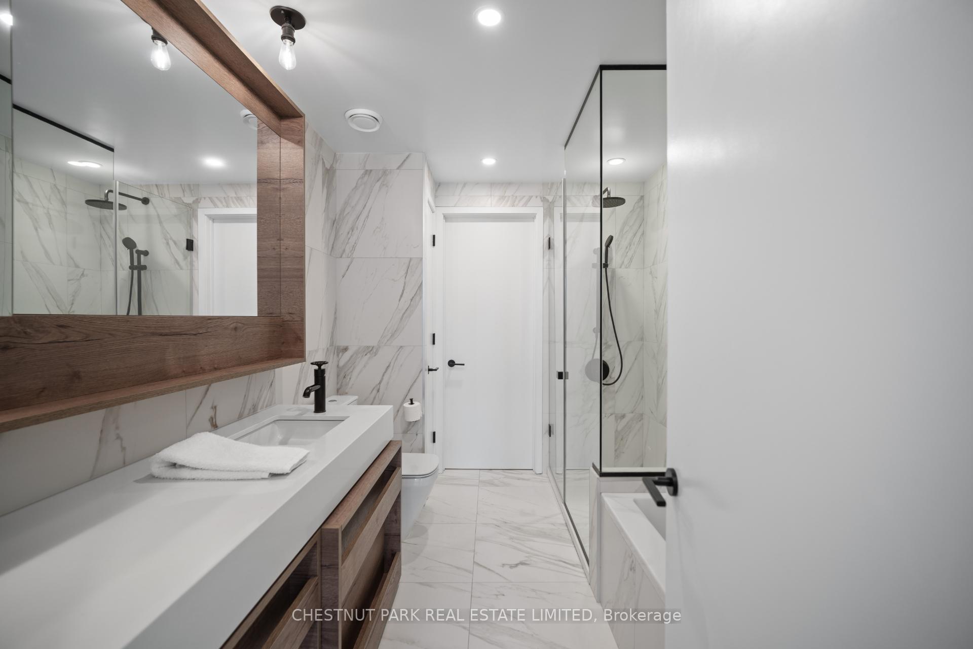 505 Richmond Street W 1216