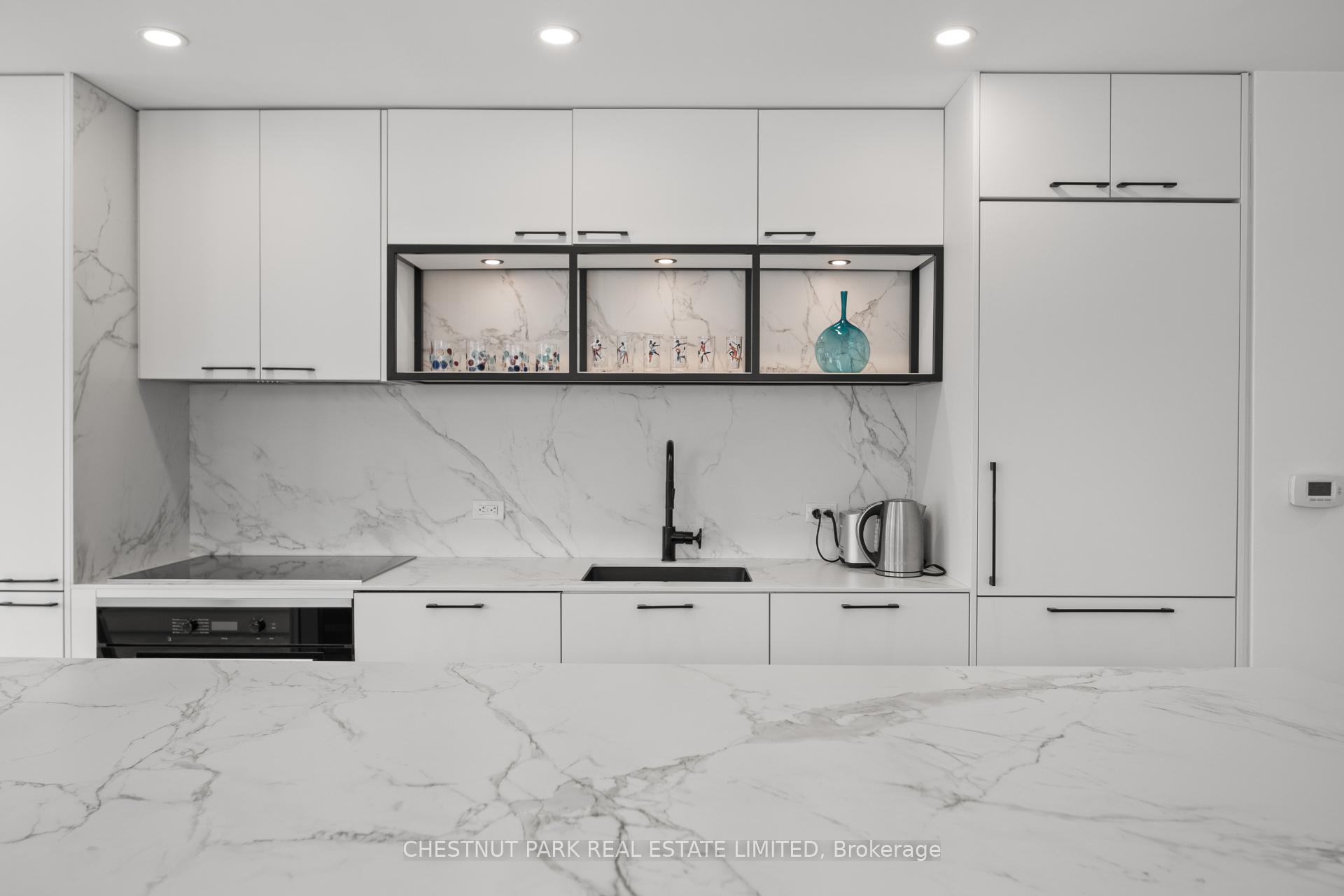 505 Richmond Street W 1216