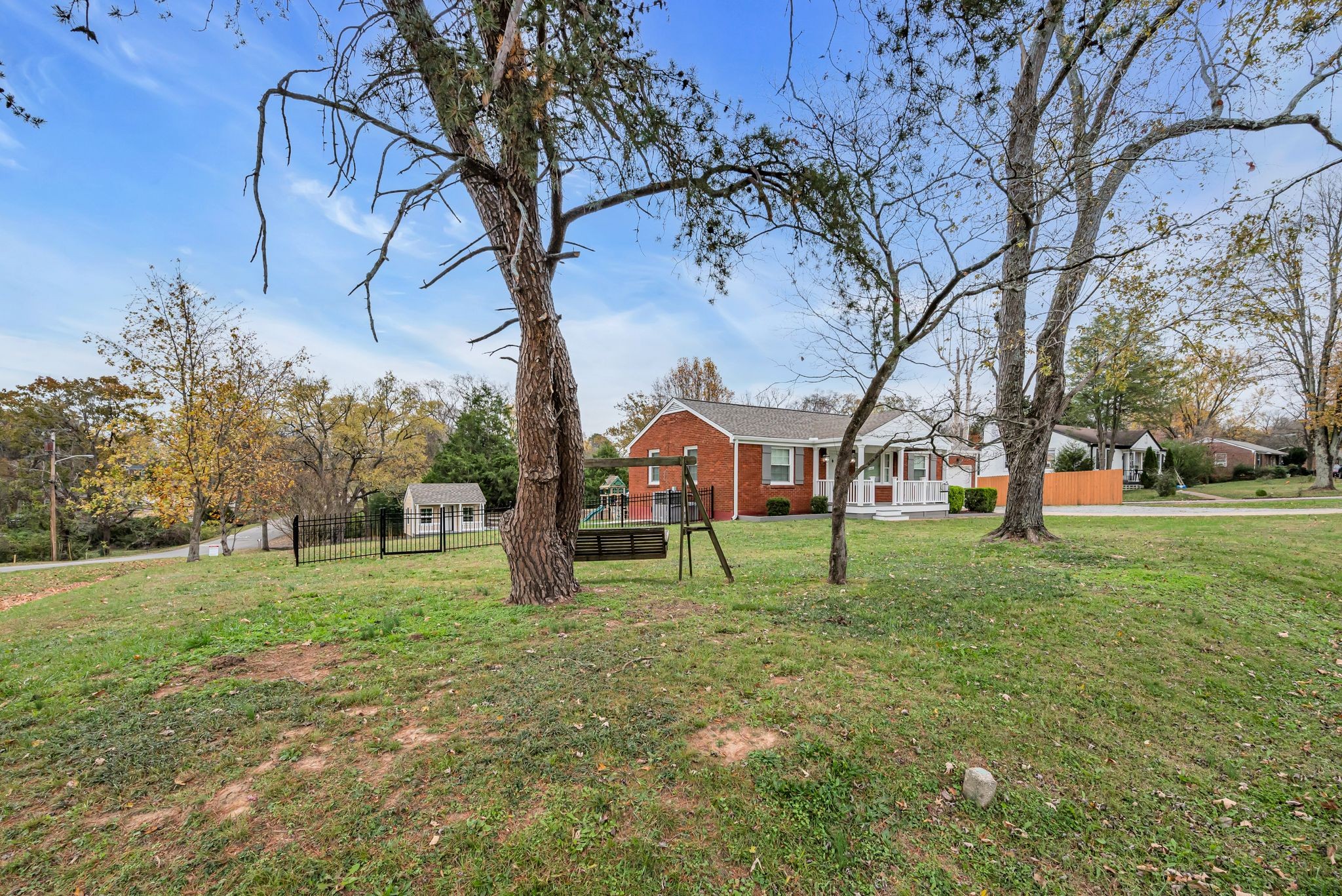 3914 E Ridge Dr
