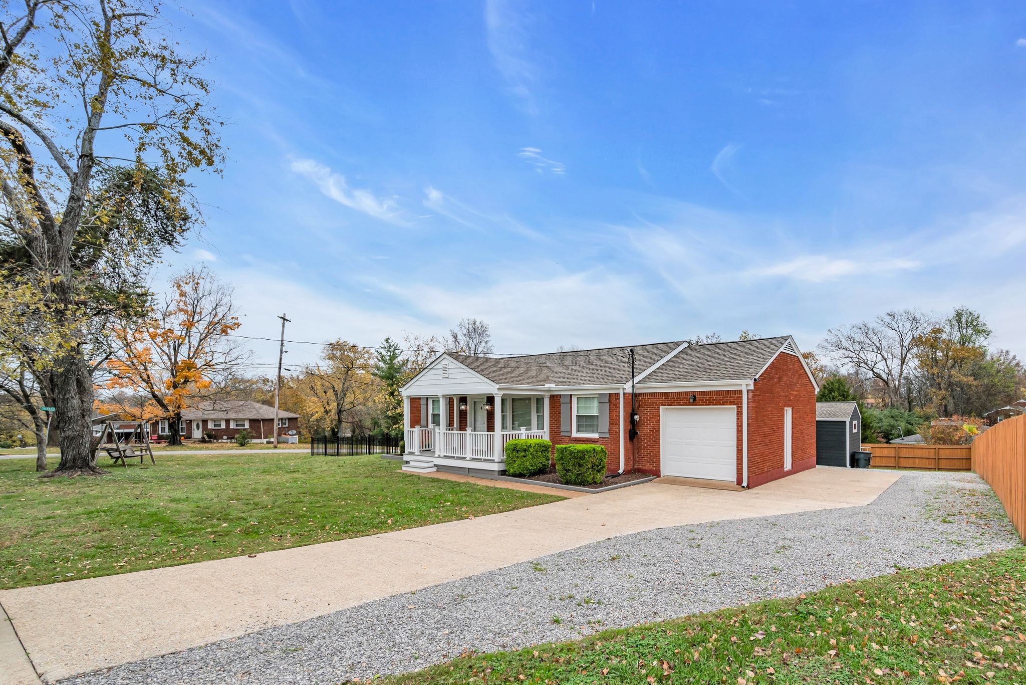 3914 E Ridge Dr